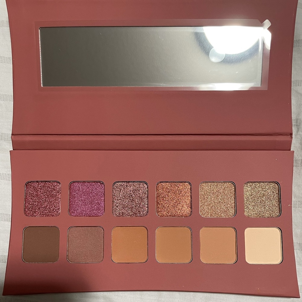 Illamasqua Unveiled Artistry Eyeshadow Palette